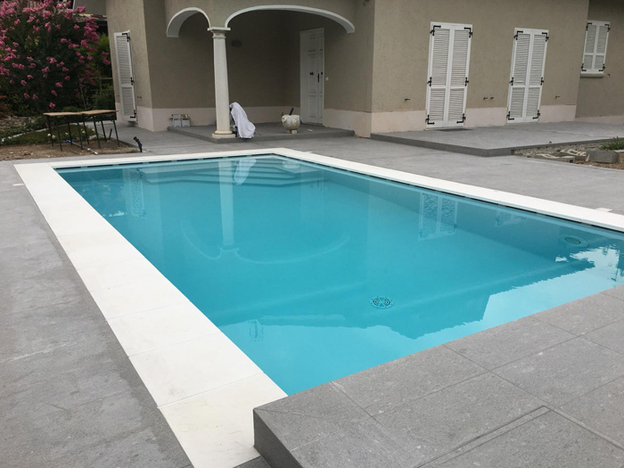 bordi-piscina-cemento-castiglione-gattifabio