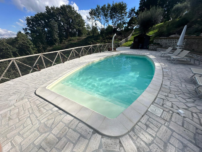bordi-piscina-cemento-gattifabio-2